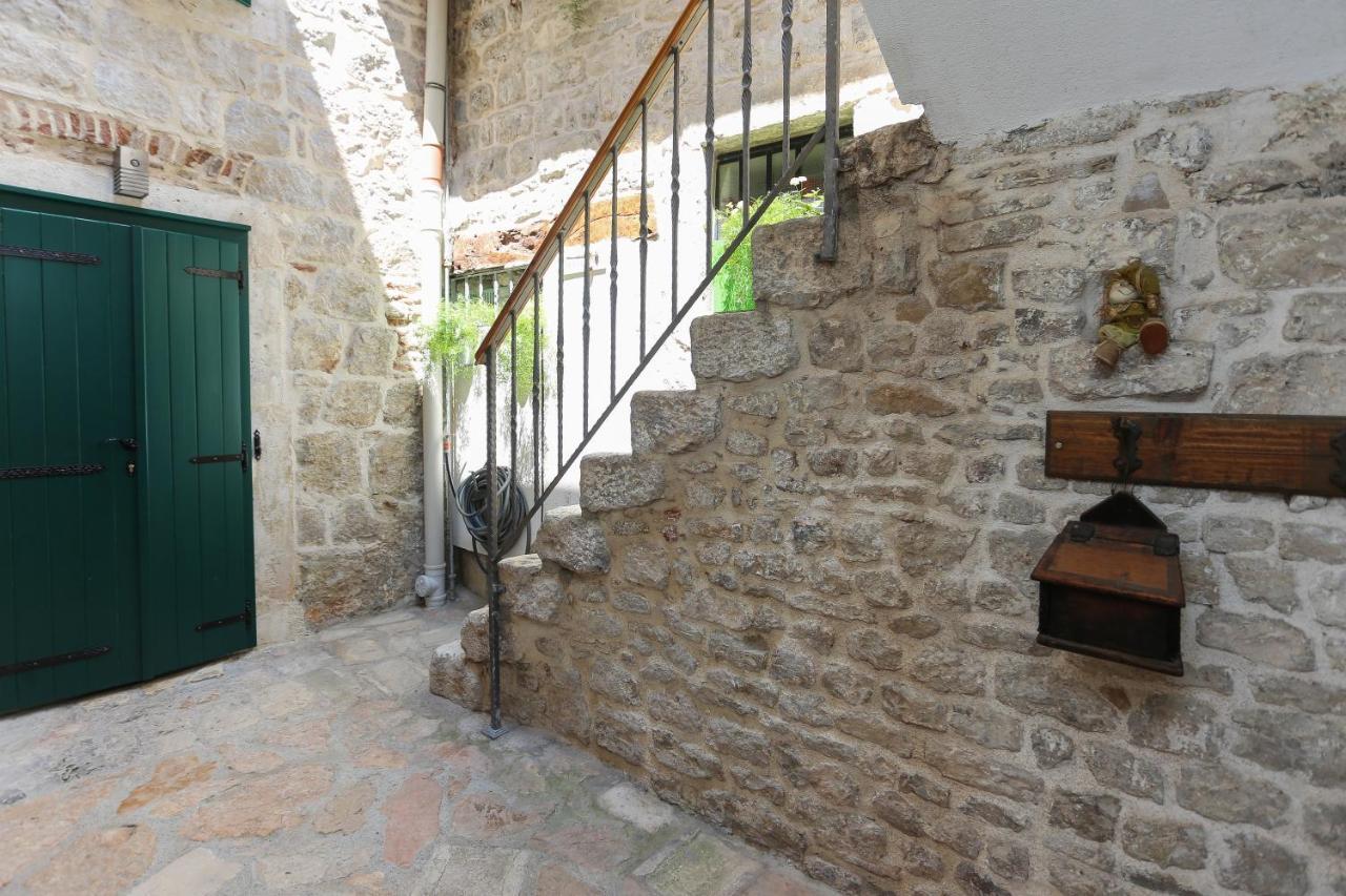 Apartments Salvezani Split Exterior foto